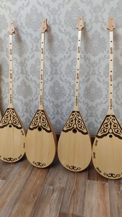 Домбыра kaspi red