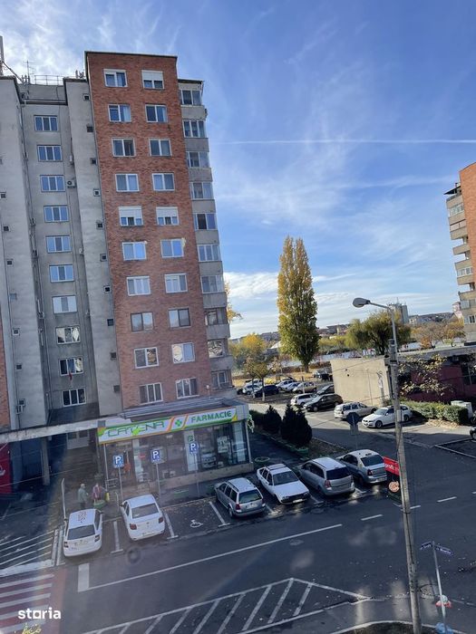 Vand apartament cu 1 camera pe strada Sovata .