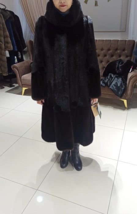 Продам норковую шубу