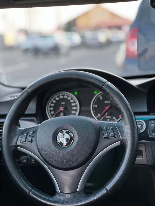 BMW seria 3 e90 facelift