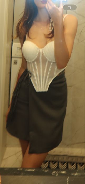 Корсет белый.