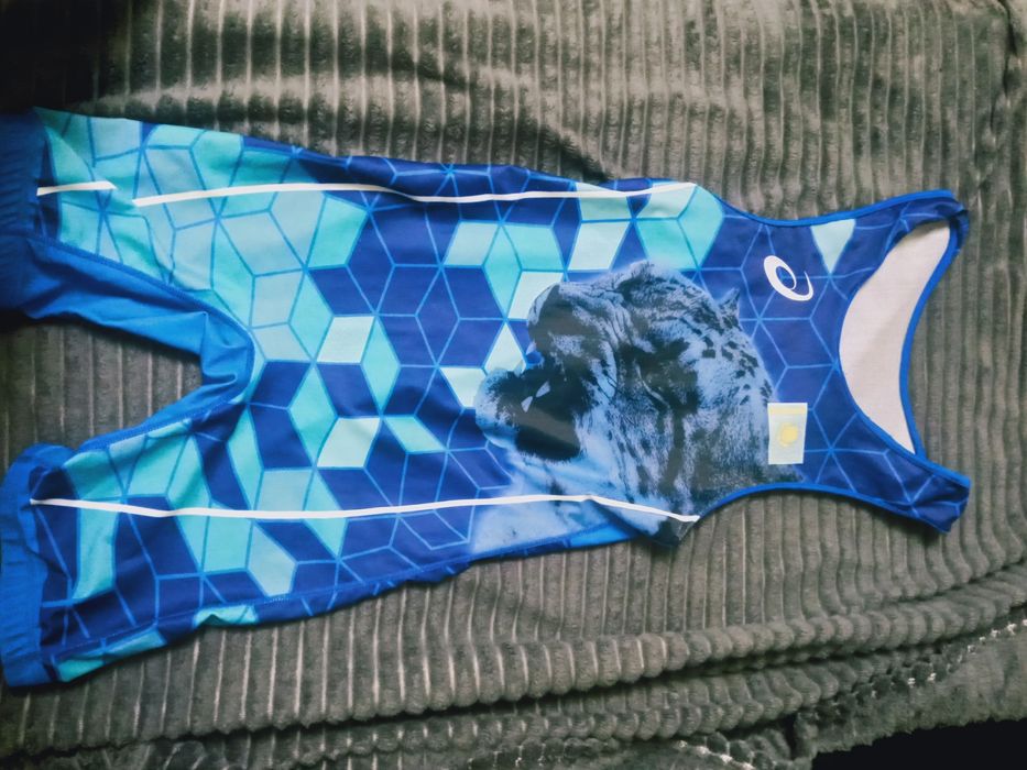 Борцовки и натиалник