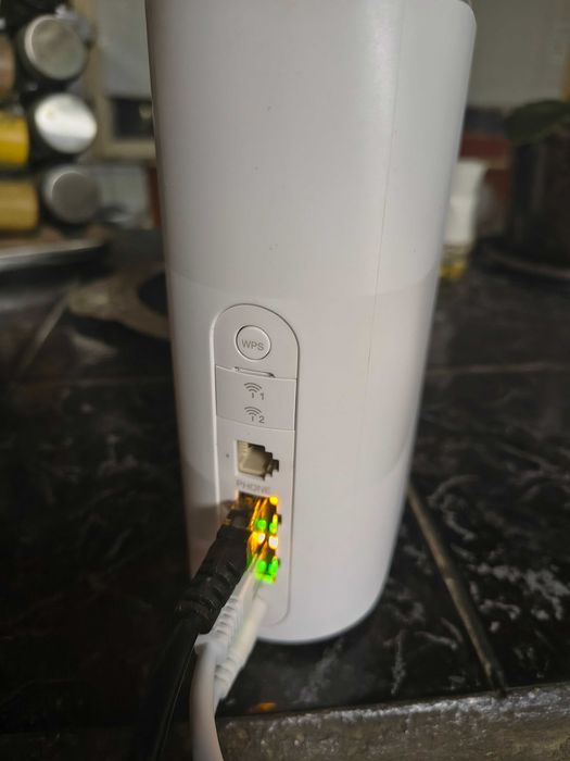 5G Модем-Рутер ZTE MC801A1-Отключен за всички оператори.