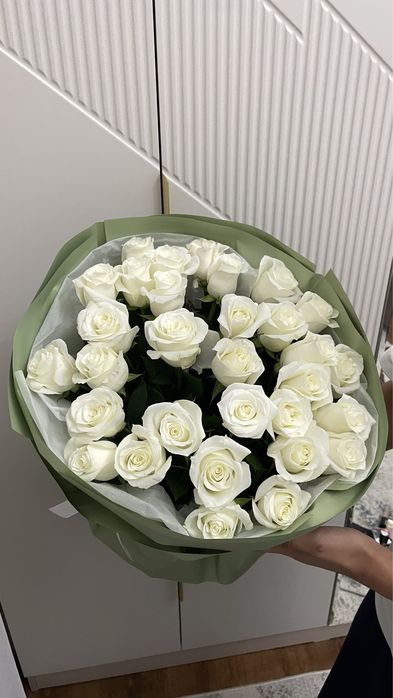Белые розы 31 шт Свежий