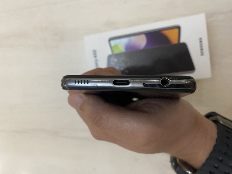 Samsung Galaxy A52 256GB / 8GB RAM