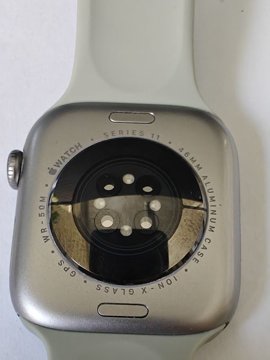 Продава Apple watch 11 46mm  GPS/100 % battery health