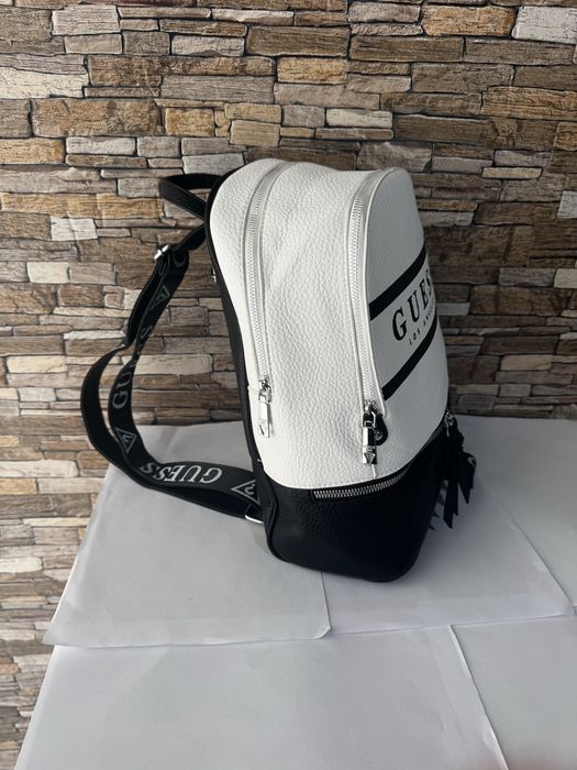 Раница  new Guess