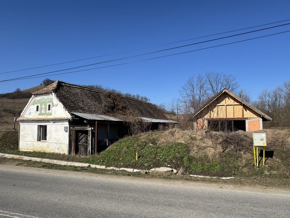 Casa noua + casa traditionala de vanzare - Com. Alma, jud. Sibiu