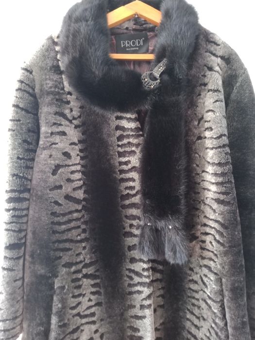 Женская шуба мутон