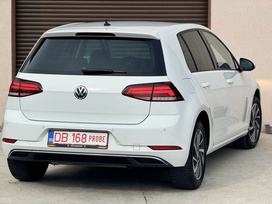 VOLKSWAGEN Golf 2018 — imagine 3
