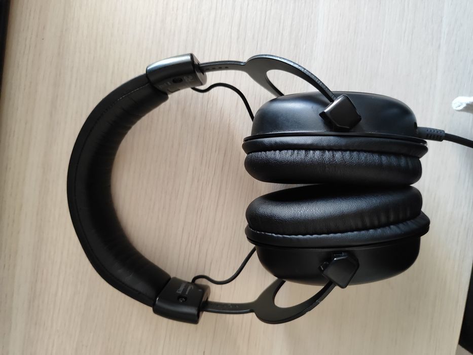 HyperX Cloud Core

Продам игровые наушники HyperX Cloud Core.
В компле