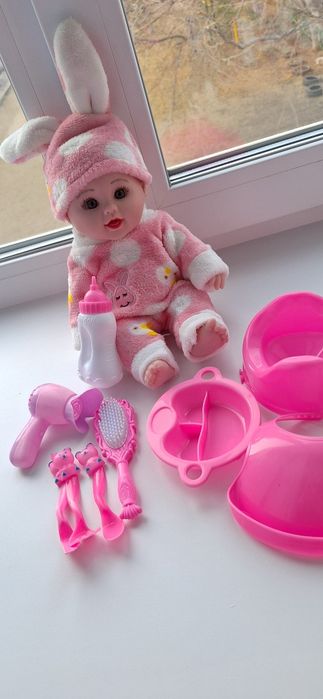 Кукла 30 см, с посудой