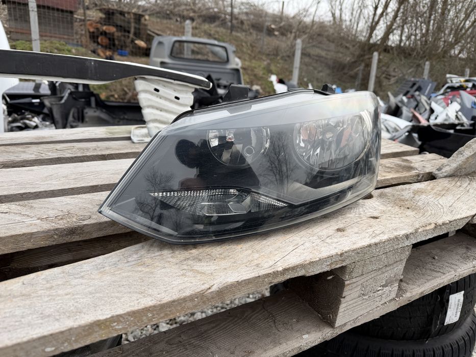 Фар VW Polo 2009 год.-