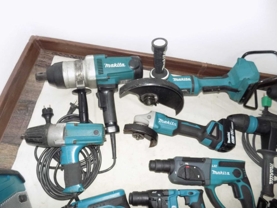 Scule Makita  18V  si  220V  perfect functionale