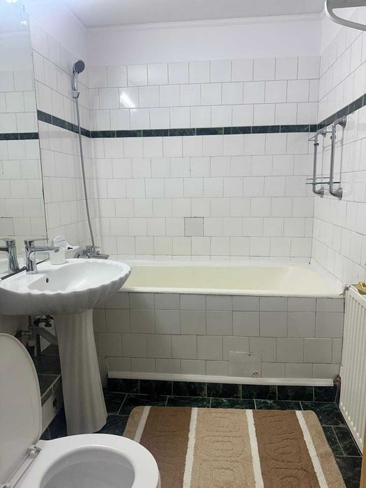 Inchiriez apartament cu 3 camere decomandat