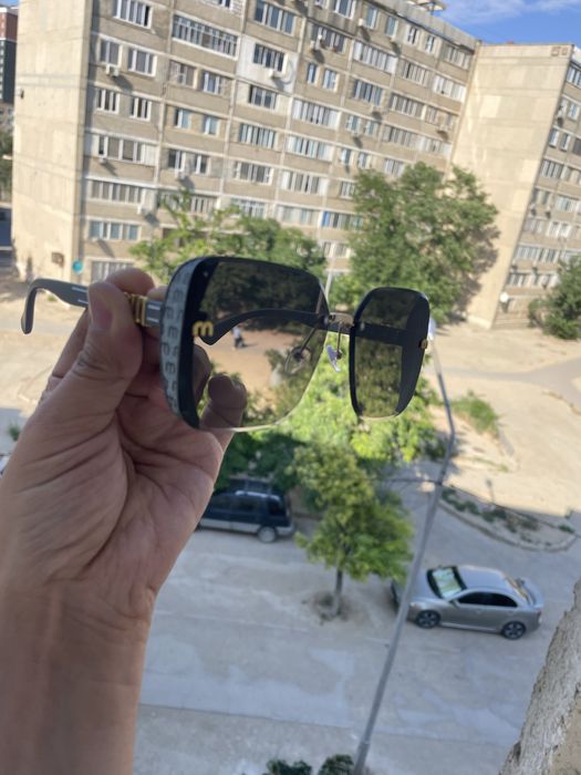 Очки солнцезащитные