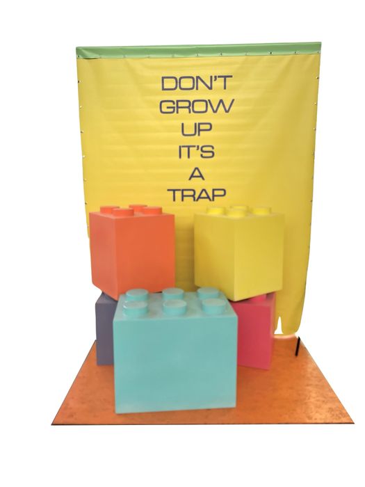 Vand butaforie gogosi/lego/rujuri/inghetata/fotoliu pantof