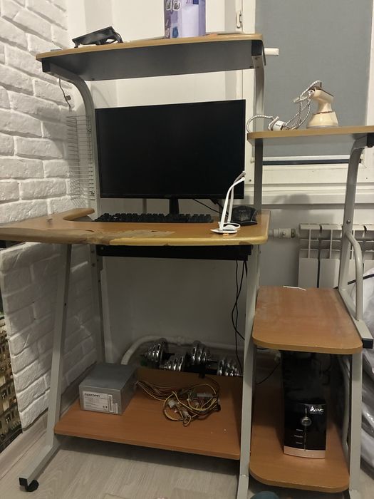 Компьютерный стол