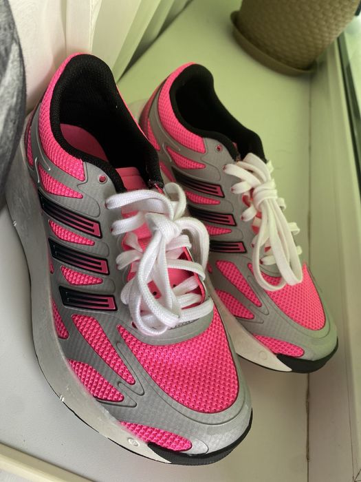 Продам кроссовки