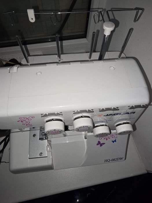 Продаётся Швейная машинка-оверлок