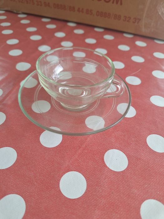 6Чаши огнеопорно стъкло витринни и 6 чинийки