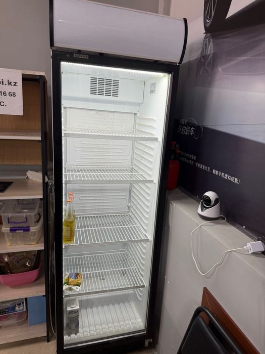 Витринный холодильник