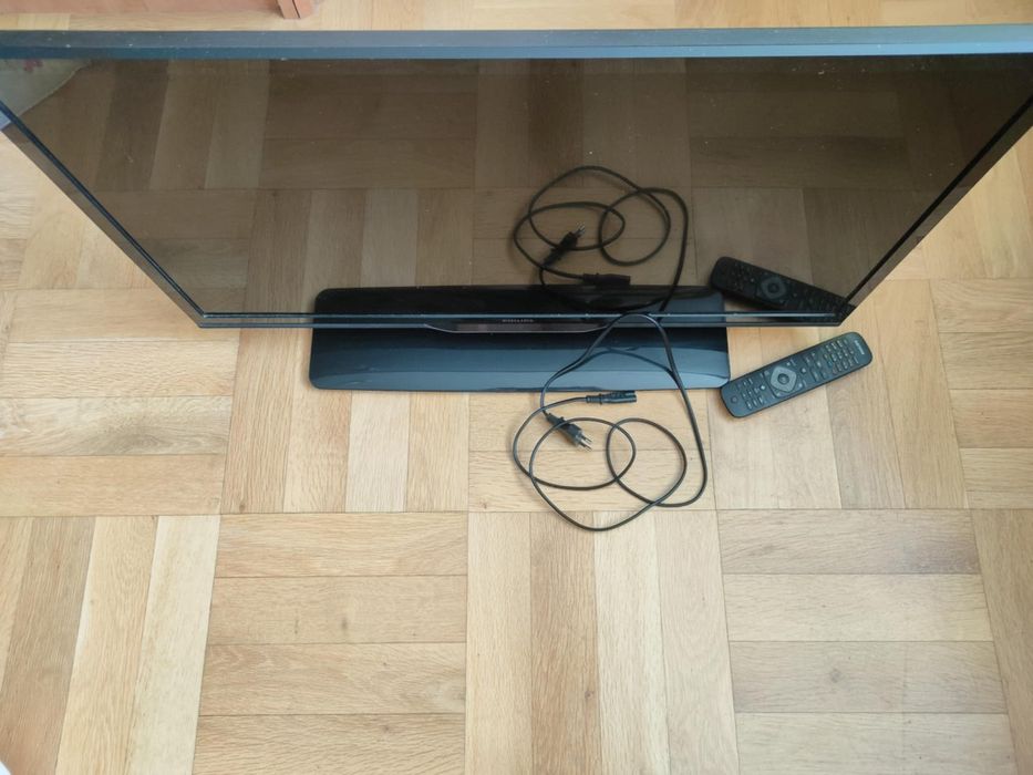 Телевизор Philips 32 инча