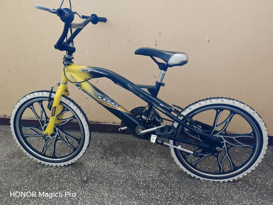 Vând  bicicleta bmx tip chopper 20 inch