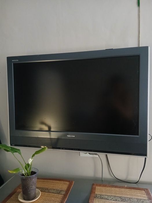 Телевизор Toshiba regza в отличном состоянии