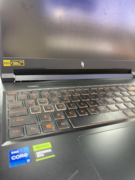 Noutbuk Acer Nitro V16