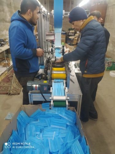 Yuz niqobi kotta dediski raglari keng turda