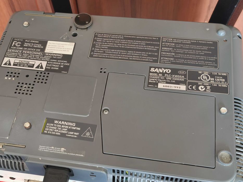проектор Sanyo PLC-XW55A