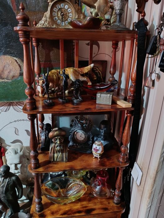 Продам этажерку дерево