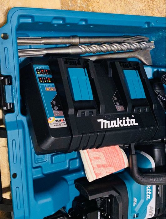 Makita rotopercutor DHR 400