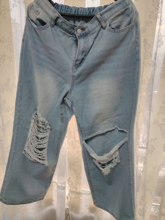 Продавам дамски дънки