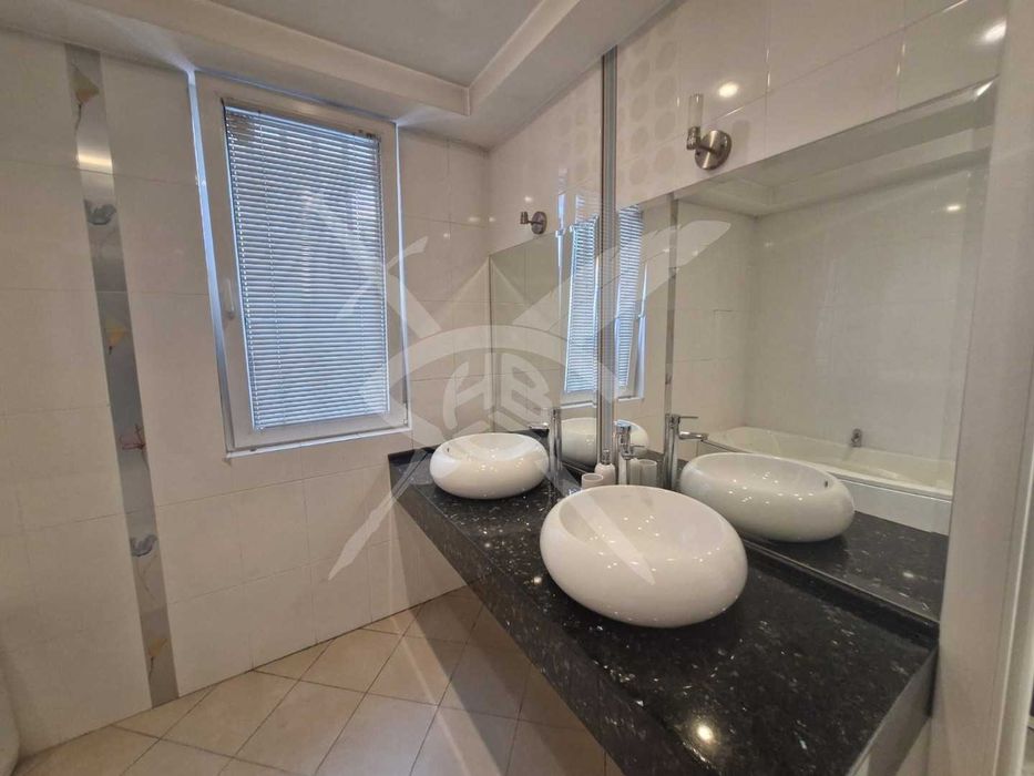 Дава се под наем Многостаен апартамент в София, Лозенец - 180 кв.м за 2000 € - Снимка #4