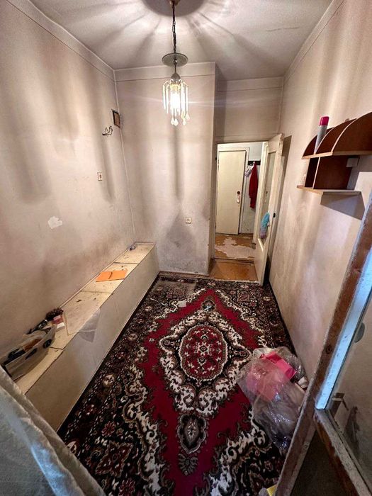 Белтепа  1хкомнатная  без ремонт   42м2 Продаётся  !!!