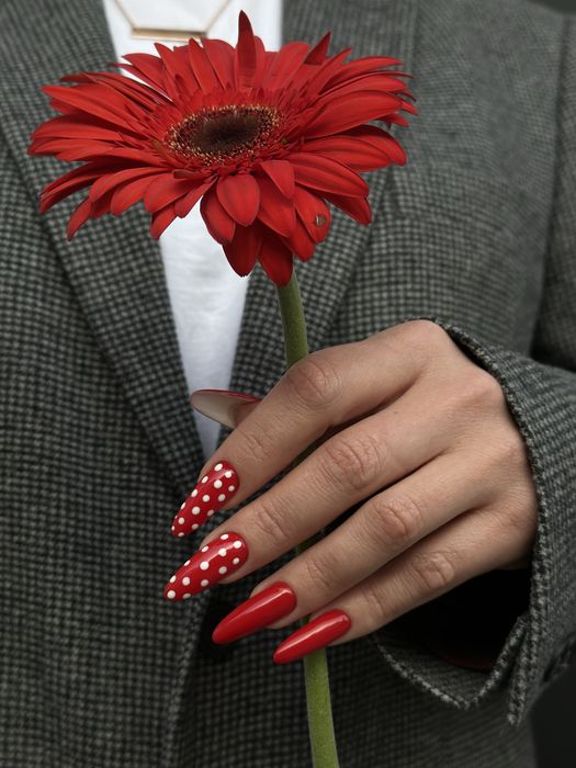 Маникюр/Педикюр