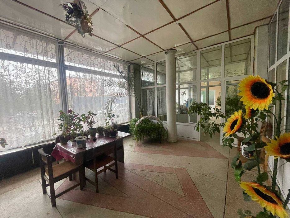 Нотурар бино сотилади № 384