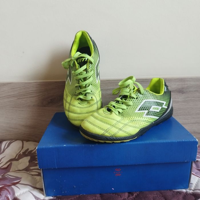 Футболни обувки Lotto - стоножки,  34