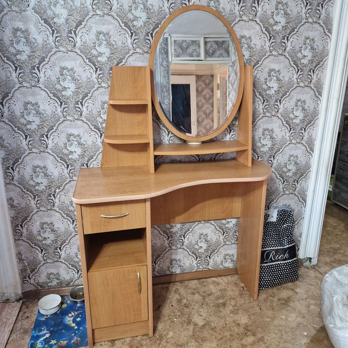 Туалетный столик