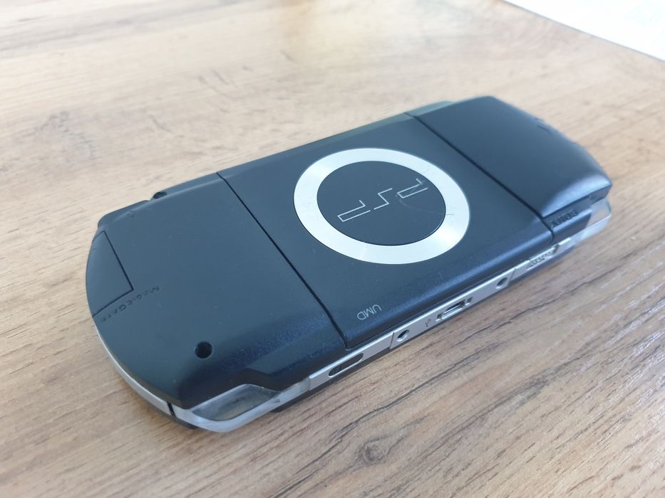 Psp 1000 fat торг есть