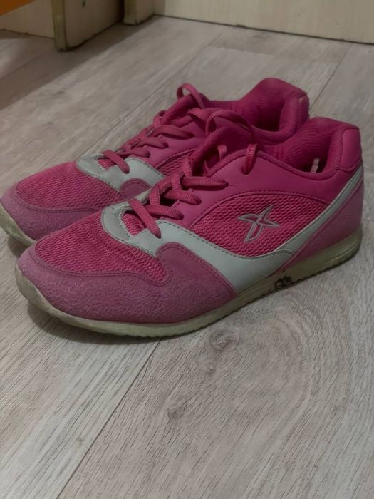 Качественные туфли и кроссовки