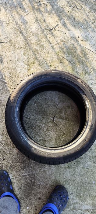 Vând 2 cauciucuri Continental 235 45  R18 , 225 45 R18