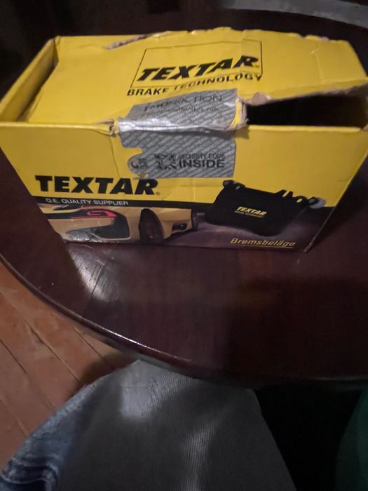Предни накладки чисто нови Textar