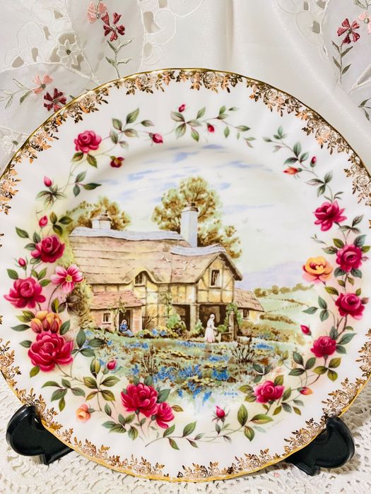 порцеланова чиния за стена