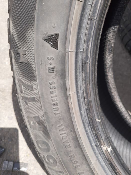 Vând anvelope iarnă Barum Polaris 215/60/17