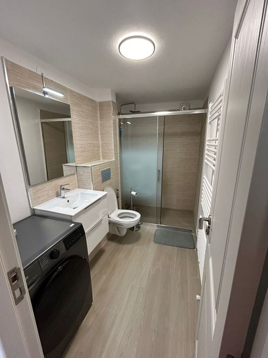 Particular închiriez garsonieră la curte în zona Trei Stejari