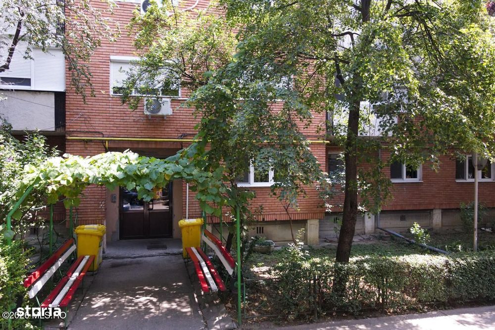 Mircea Cel Batran - 3 Camere, Decomandat, 2 Bai, Centrala