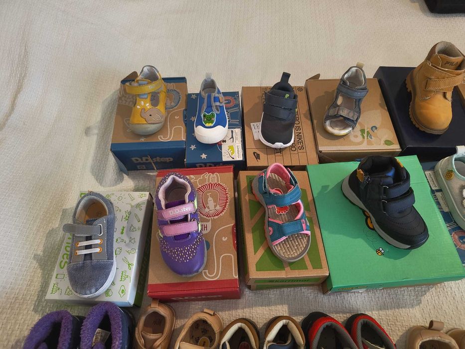 Pantofi de copii - marimi 21-25 - 38 buc